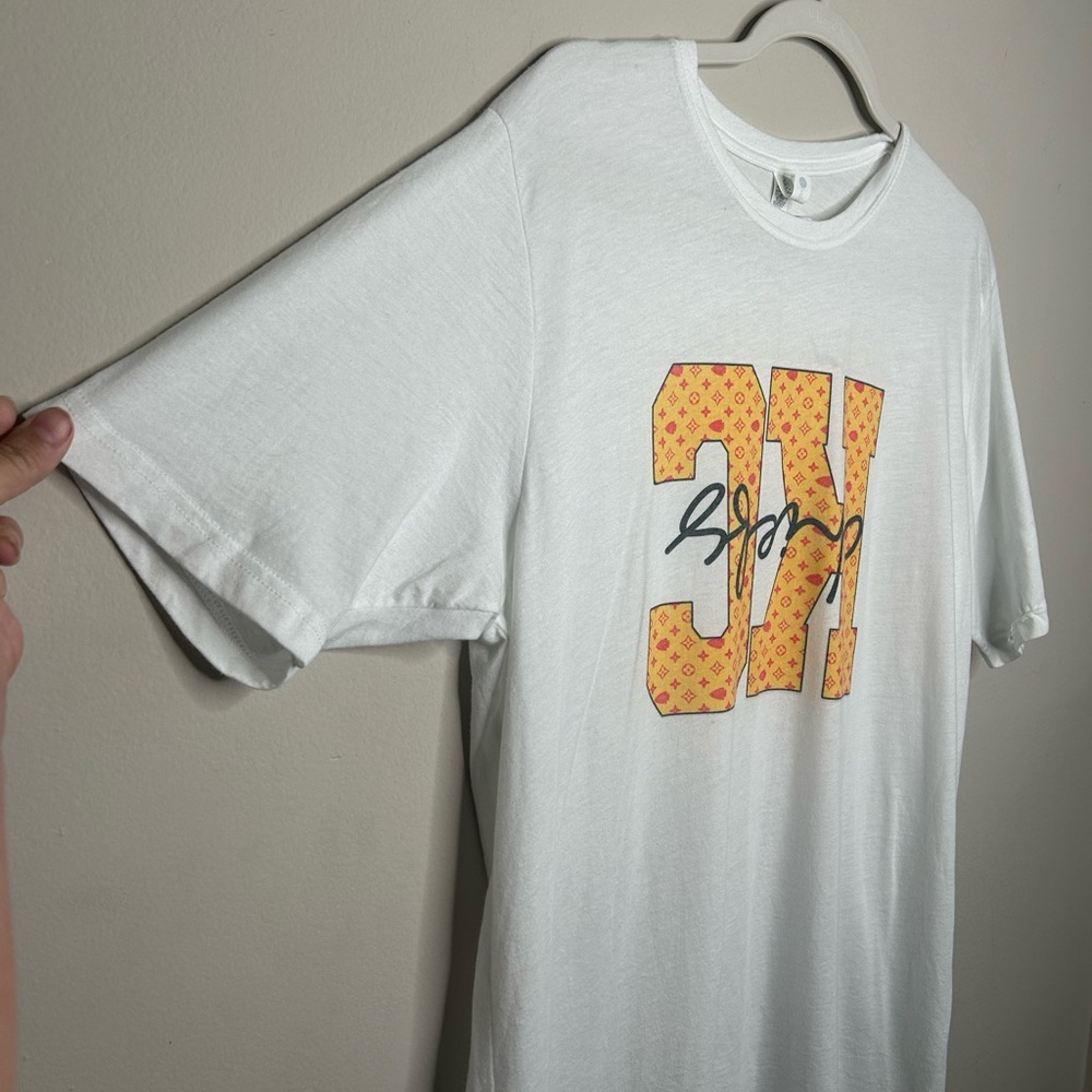 KC Kansas City Chiefs Football Fan Luxury Print Short Sleeved White T Shirt XL - Picture 2 of 8